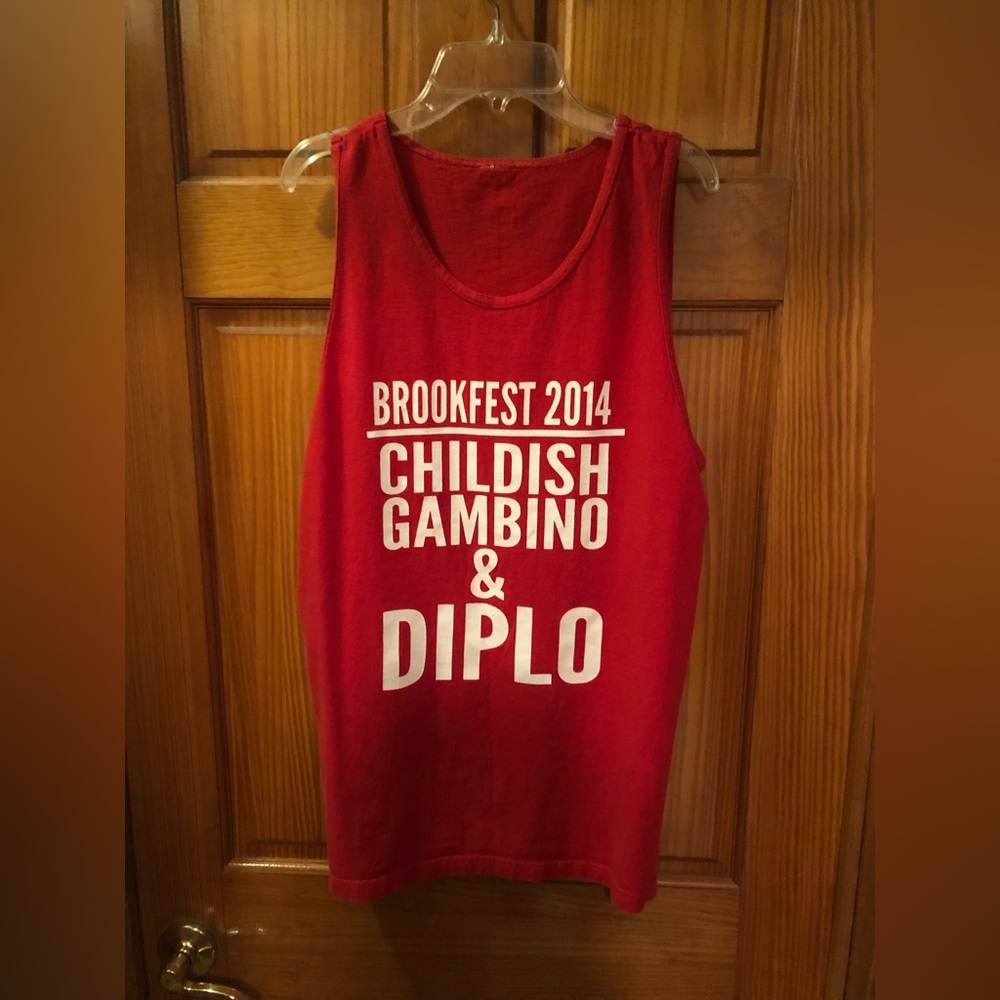 Concert tank top xl red and white